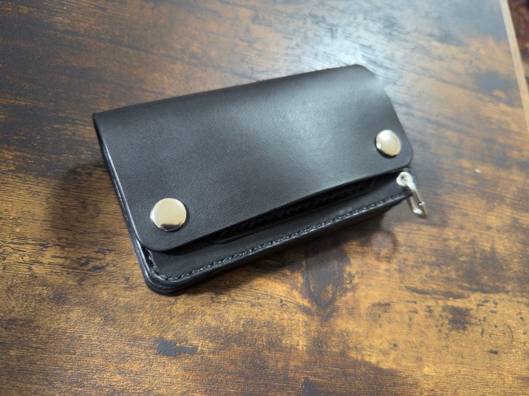 tracker wallet middle【国産ヌメ革】丸染めBLK