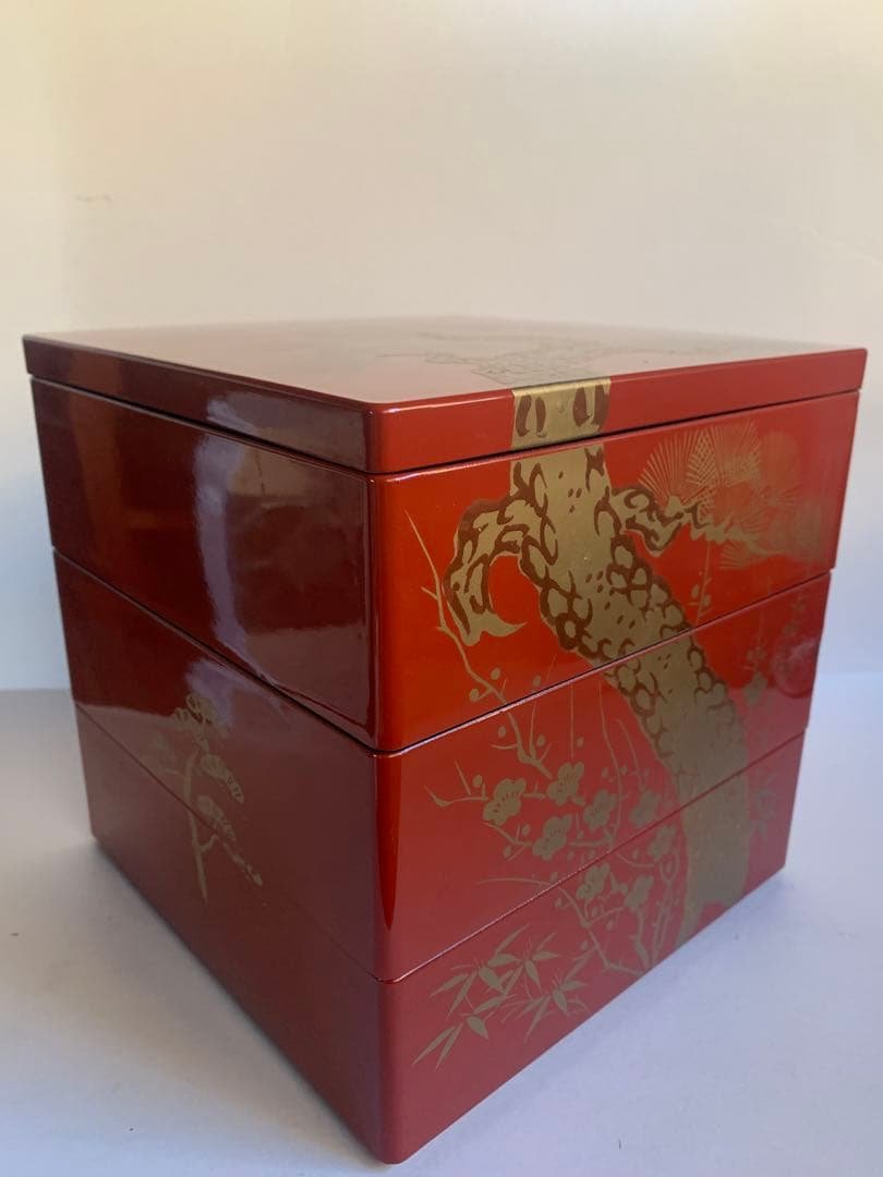 骨董　三段重　洗朱色　DX形　6、5 松竹梅　正月　希少価値　老松　蒔絵　箱入り